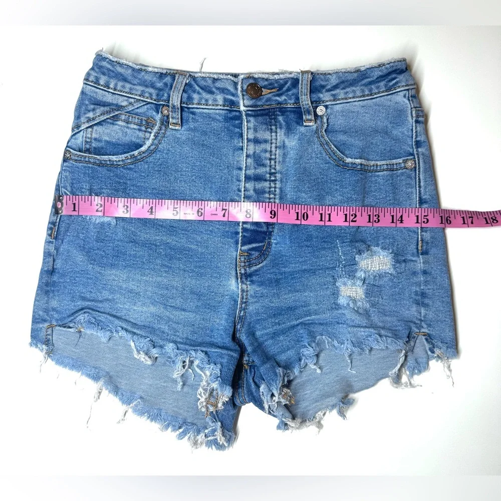 We The Free Women’s Blue Jean Shorts Distressed Size- 27 - Picture 3 of 6